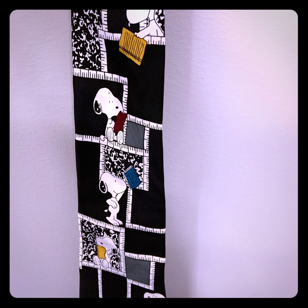 Nice snoopy tie